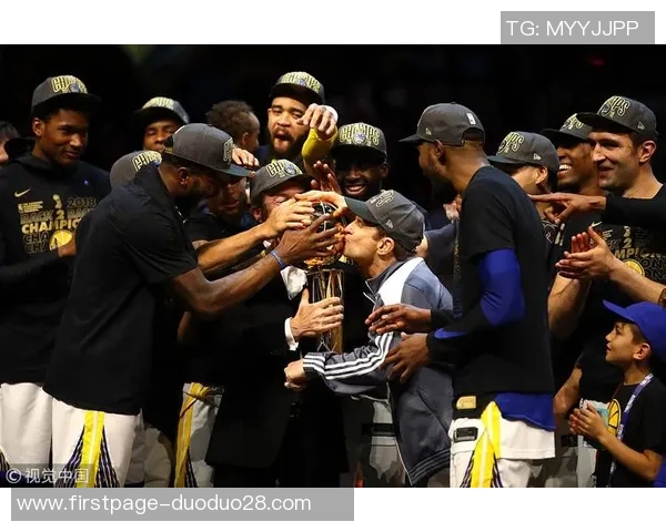 凯尔特人对决活塞的精彩决赛回顾与分析，谁将捧起冠军奖杯